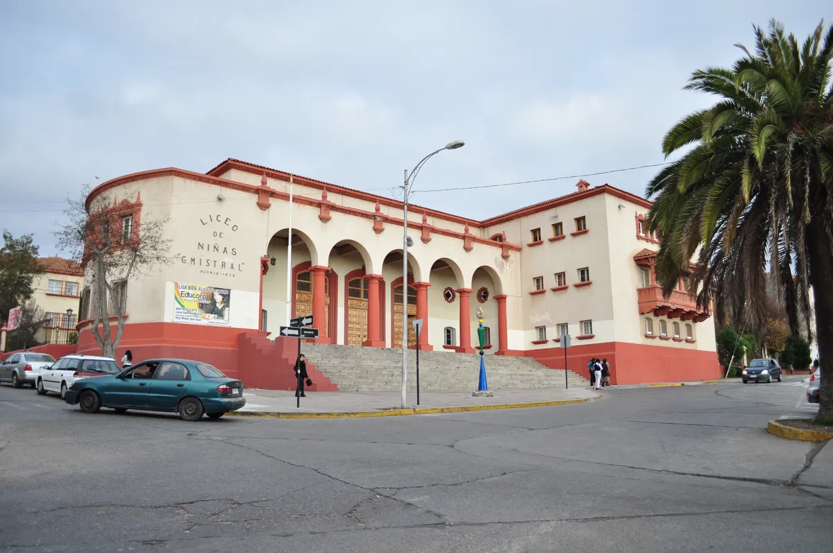 Edificio del Liceo Gabriela Mistral de La Serena